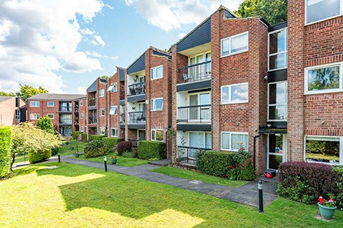 2 Bedroom Apartment For Sale In The Spinney, Hertford, Hertfordshire, SG13