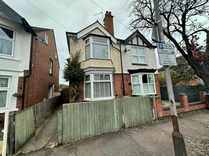 3 Bedroom Semi-Detached House To Rent In Lancaster Road Rugby, CV21