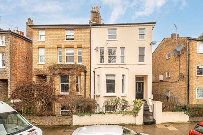 1 Bedroom Flat For Sale In Burghley Road, Kentish Town, NW5