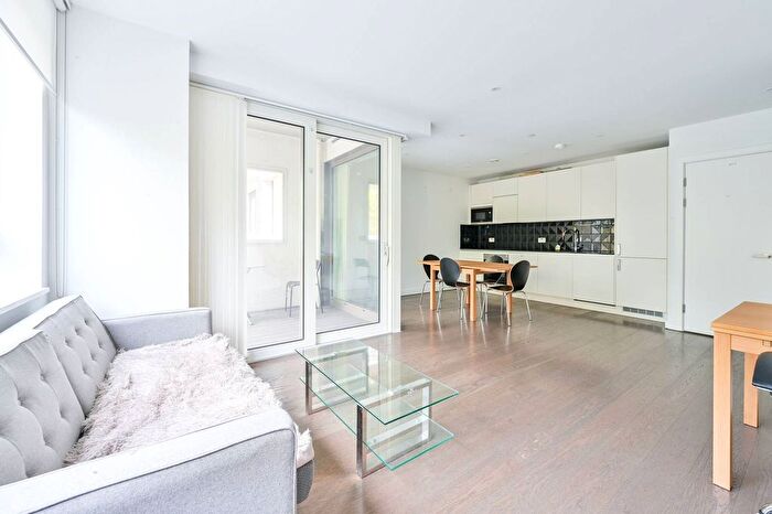 1 Bedroom Flat To Rent In Walworth Road, Southwark, SE17
