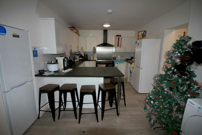 6 Bedroom Terraced House To Rent In Charter Avenue, West Midlands, Coventry, CV4