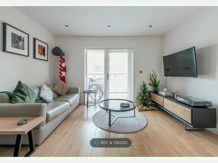 1 Bedroom Flat To Rent In Arundel House, London, E17