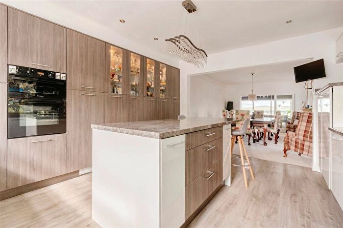 4 Bedroom Detached House For Sale In Rosehill Road, Burnley, Lancashire, BB11