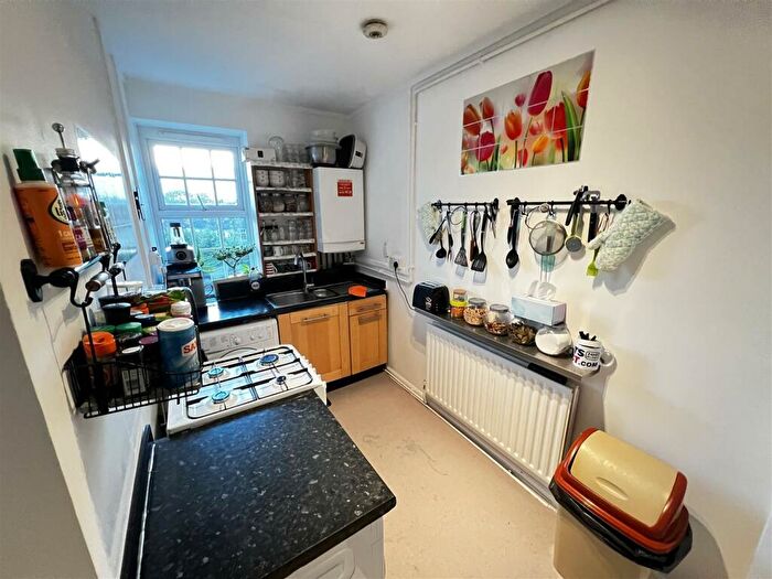 2 Bedroom Apartment To Rent In Orange Hill Road, Edgware, HA8
