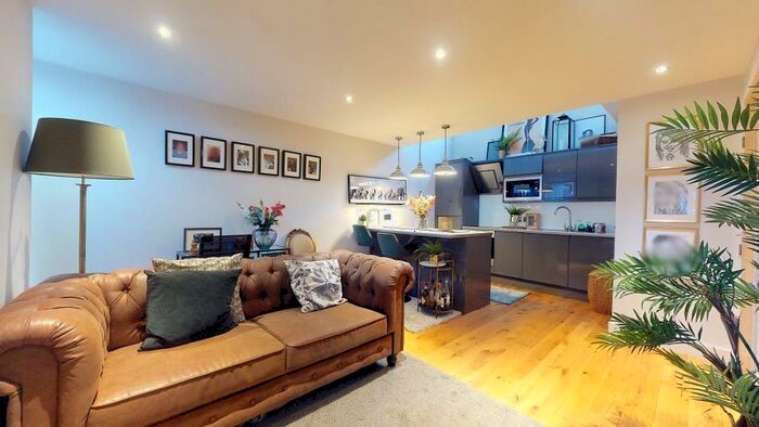 1 Bedroom Flat To Rent In London Road, Twickenham, TW1
