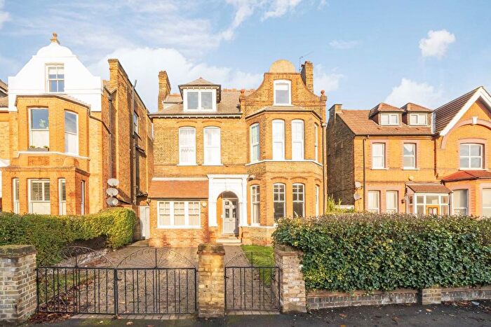 4 Bedroom Flat For Sale In Madeley Road, Ealing, W5