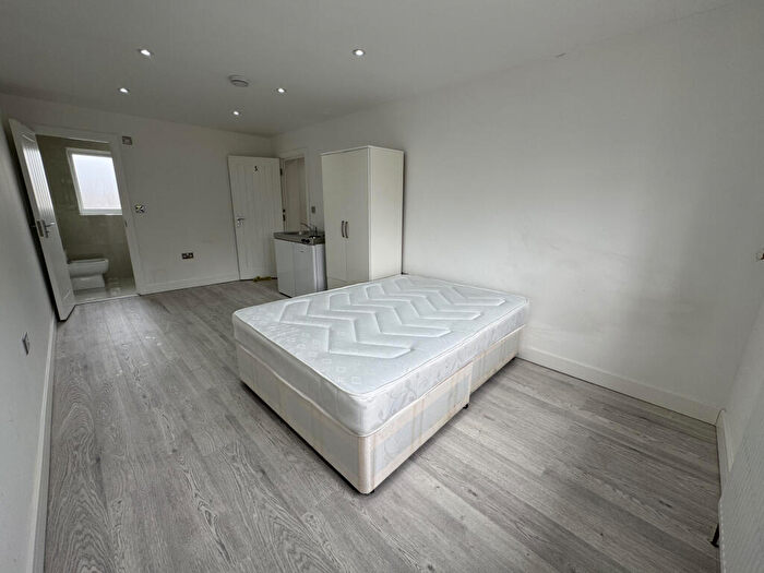 Studio To Rent In Russell Road, Tilbury, RM18