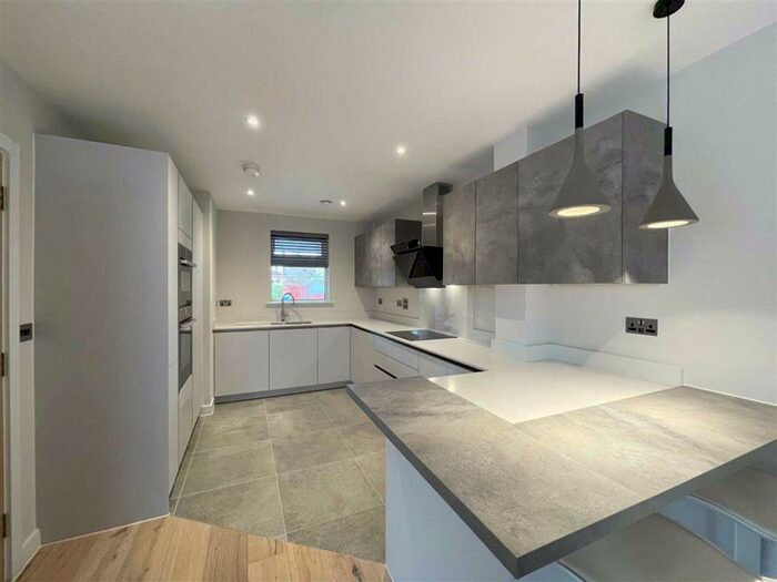 4 Bedroom Semi-Detached House To Rent In Burton Road, Manchester, M20