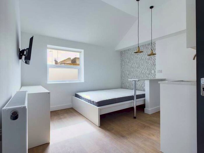 Flat To Rent In Castle Street, Brighton, BN1