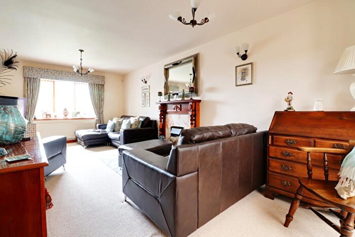 3 Bedroom Detached House For Sale In Binks Court, Brethergate, Westwoodside, North Lincolnshire, DN9