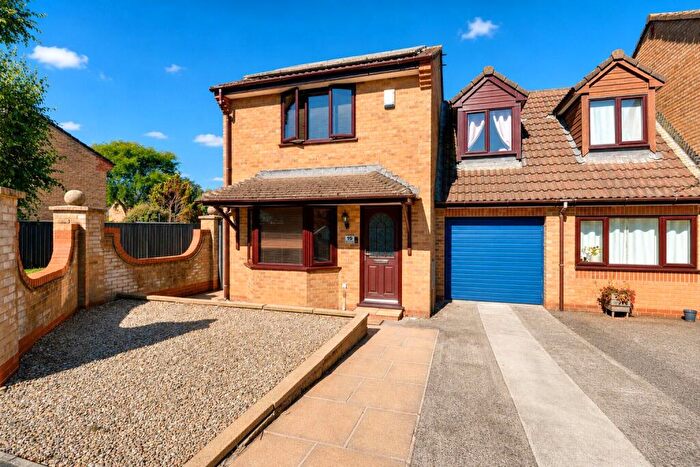 3 Bedroom Semi Detached House For Sale In Maple Grove, Roundswell, Barnstaple, Devon, EX31