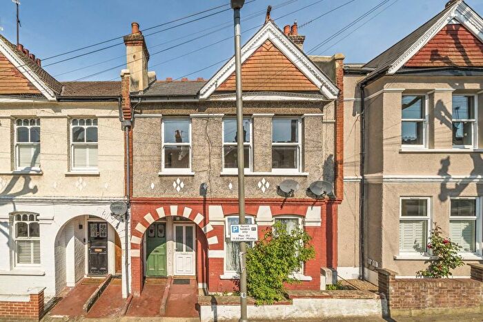 3 Bedroom Flat For Sale In Idlecombe Road, Tooting, SW17