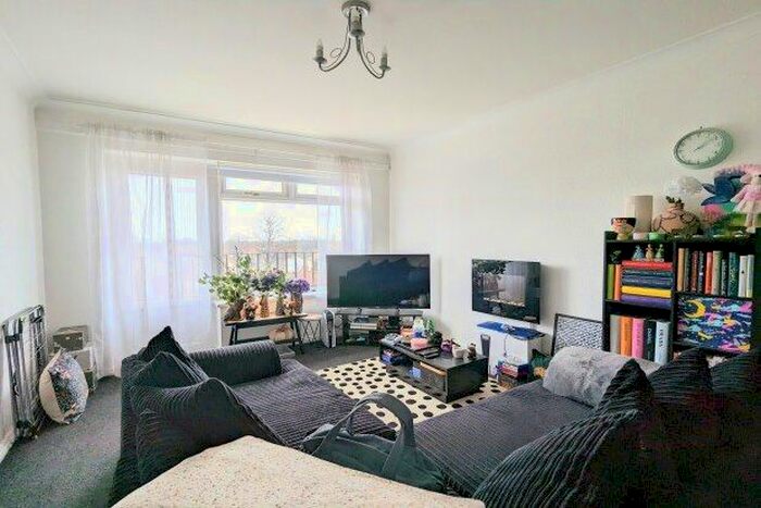 2 Bedroom Flat To Rent In Claymond Court, Stockton-On-Tees, TS20