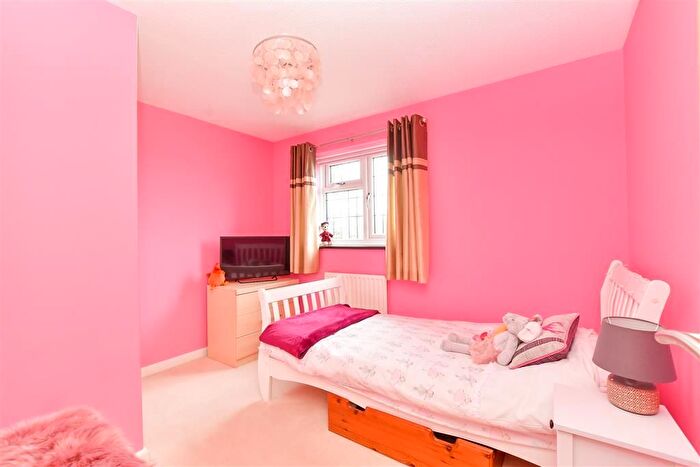 4 Bedroom Detached House For Sale In Loxwood Road, Lovedean, Waterlooville, Hampshire, PO8