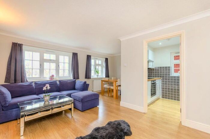 1 Bedroom Flat To Rent In Chesham Mews, Guildford GU1