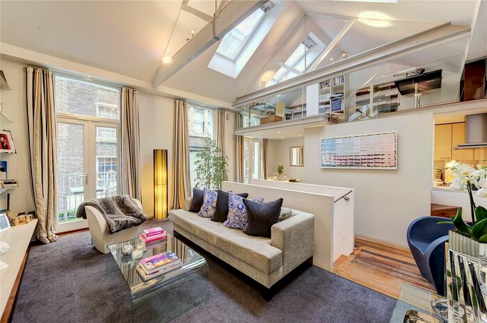 2 Bedroom Mews House To Rent In Warwick Square Mews, Pimlico, London, SW1V