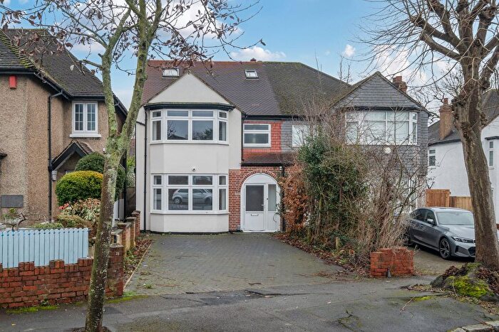 5 Bedroom Detached House To Rent In Pollards Hill South, London, SW16
