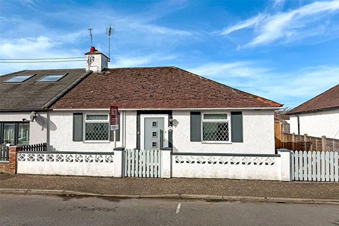 3 Bedroom Bungalow For Sale In Grove Crescent, Littlehampton, West Sussex, BN17