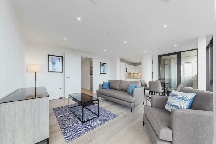 2 Bedroom Apartment To Rent In City North Place, London, N4