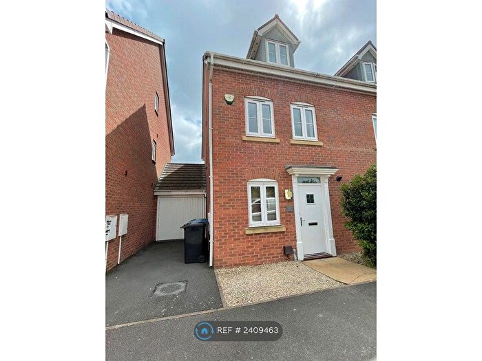 4 Bedroom Semi-Detached House To Rent In Canners Way, Stratford-Upon-Avon, CV37