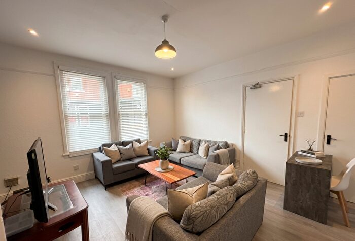 7 Bedroom Detached House To Rent In Prime -Bed Student House | Castle Boulevard | Bath |, NG7
