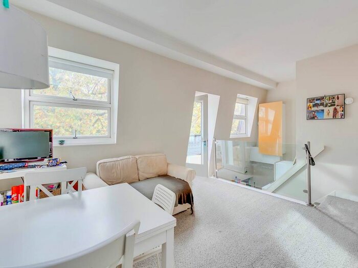 2 Bedroom Flat To Rent In Penywern Road, London, SW5