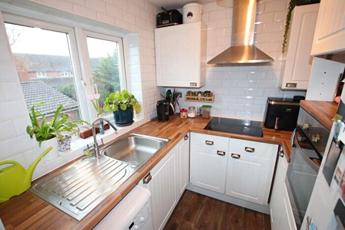 2 Bedroom Flat For Sale In Marigold Avenue, Clacton On Sea, CO16