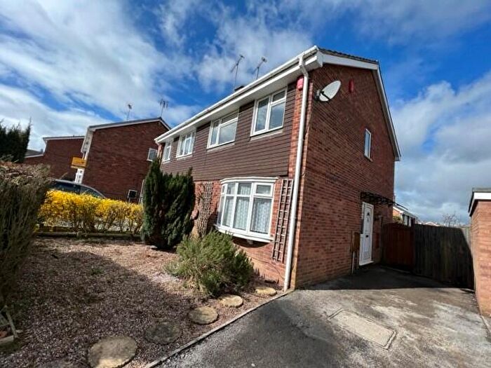 3 Bedroom Semi Detached House To Rent In Kestrel Avenue, Woodville, DE11
