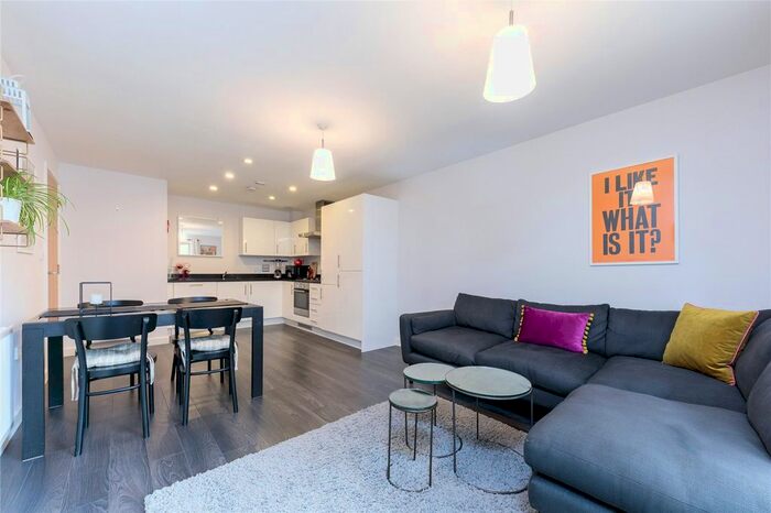 1 Bedroom Flat To Rent In Chris Pullen Way, Islington, N7