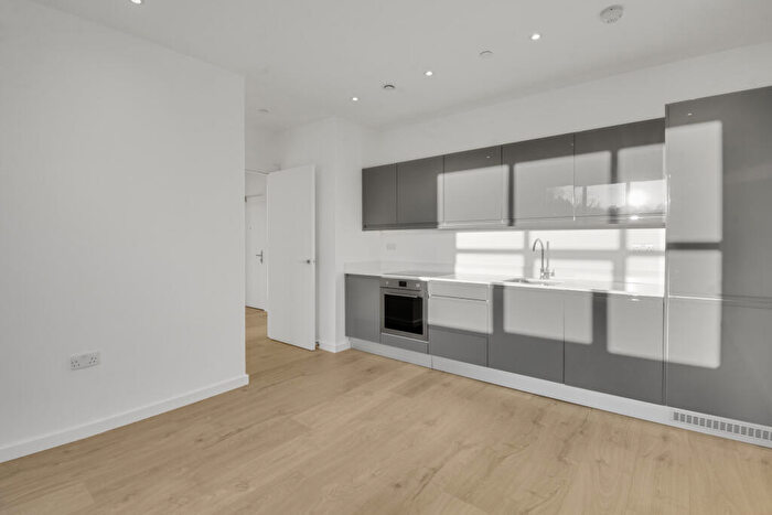 2 Bedroom Flat To Rent In **Limited Offer: Weeks Rent Free - Sunrise Parkway, Milton Keynes, MK14