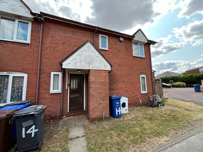 2 Bedroom End Of Terrace House To Rent In Blythfield, Burton-On-Trent, DE14