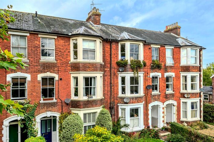 3 Bedroom Flat To Rent In St. Johns Road, Tunbridge Wells, Kent, TN4