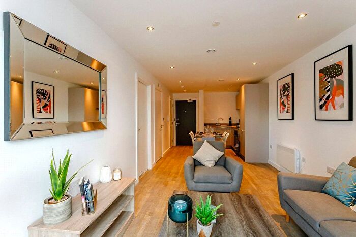1 Bedroom Flat To Rent In Exchange Square, The Priory Queensway, Birmingham, West Midlands, B4