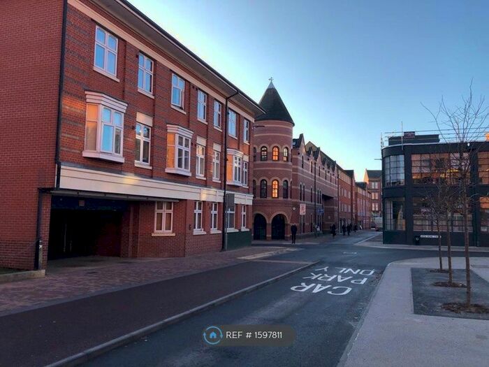 2 Bedroom Flat To Rent In Minster Court, Leicester, LE1