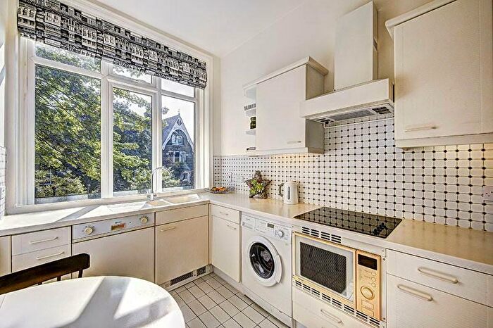 2 Bedroom Apartment To Rent In Fitzjohns Avenue, Hampstead, NW3