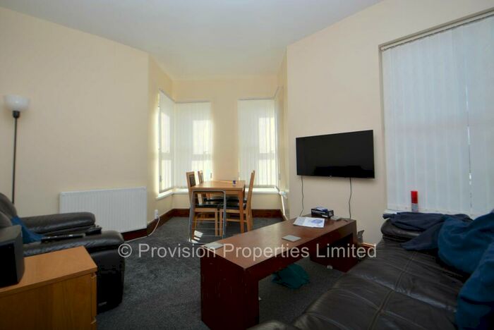 4 Bedroom Terraced House To Rent In Hill Top Street, Hyde Park, Leeds, LS6