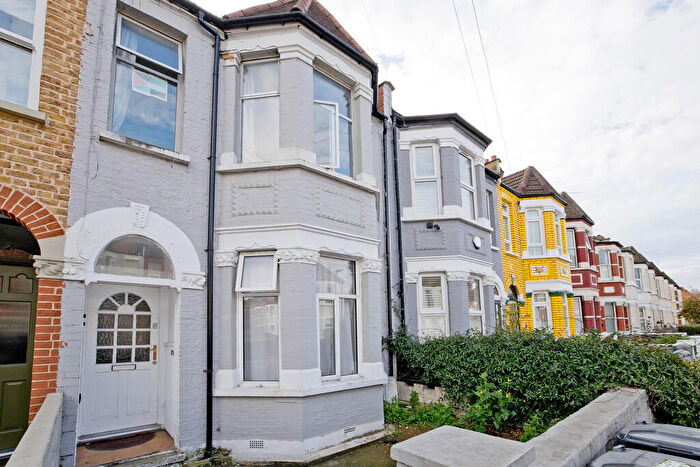 3 Bedroom Terraced House For Sale In Roseberry Gardens, Haringey, N4