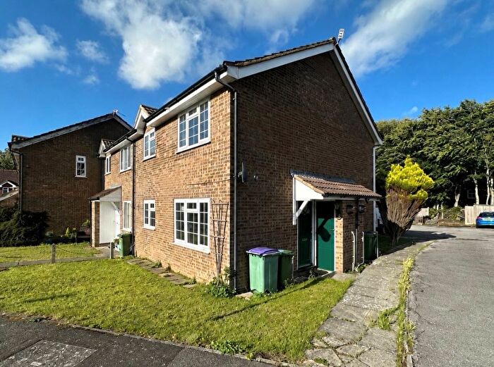 1 Bedroom Property To Rent In Newbury Close, Folkestone, CT20