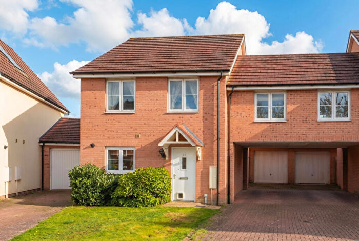 3 Bedroom Link Detached House For Sale In Strachey Close, Saffron Walden, Essex, CB10
