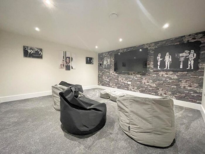 6 Bedroom Detached House To Rent In Harrogate Road, North Rigton, LS17