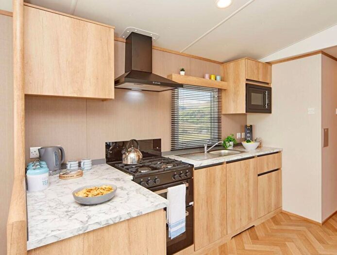 2 Bedroom Caravan For Sale In Hemsby, Great Yarmouth, NR29