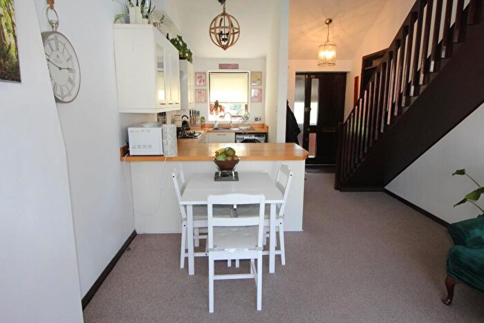 2 Bedroom Flat For Sale In Shelley Hamlets, Highcliffe, BH23