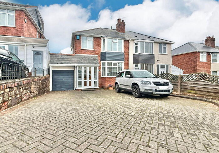 3 Bedroom Semi-Detached House For Sale In Robert Street, Lower Gornal, DY3