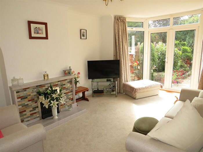 4 Bedroom Semi-Detached House For Sale In West Avenue, Castle Bromwich, Birmingham, B36