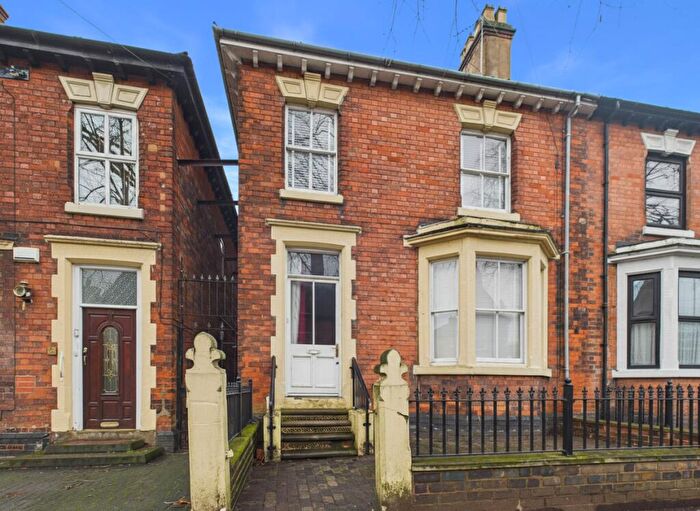 4 Bedroom End Of Terrace House For Sale In Victoria Road, Tamworth, B79