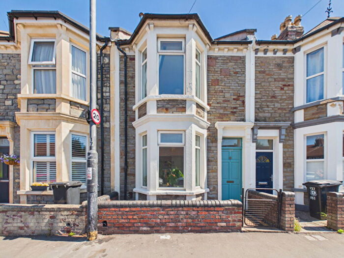 3 Bedroom Terraced House For Sale In Luckwell Road, Ashton, BS3