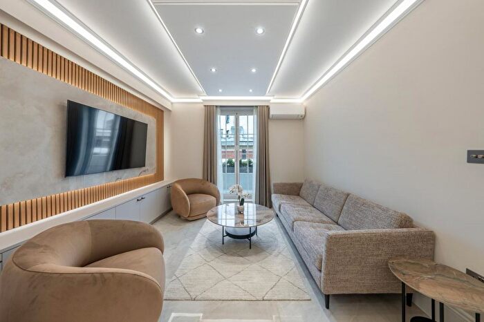 3 Bedroom Flat To Rent In Great Cumberland Place, London, W1H