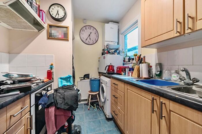 1 Bedroom Flat For Sale In Lancaster Road, New Barnet, Barnet, EN4