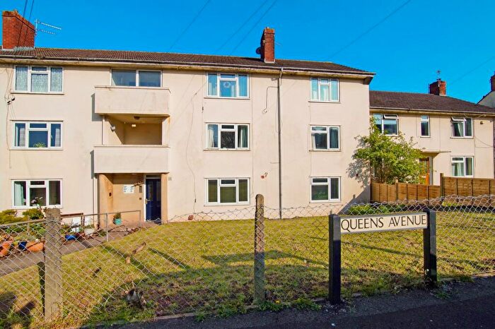 2 Bedroom Apartment To Rent In Queen's Avenue, Portishead, BS20