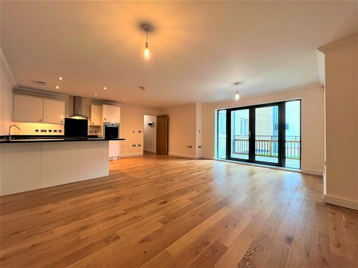 2 Bedroom Flat To Rent In Grange Road, Hastings, TN34